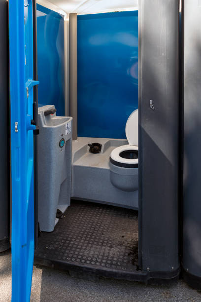 Best Construction site porta potty rental  in Washington Mills, NY